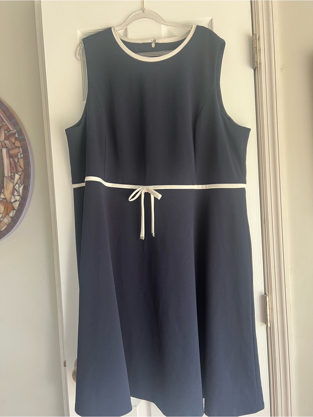 Tommy Hilfiger Navy Fit & Flare Dress Size 20 White Trim A-Line - Picture 2 of 5